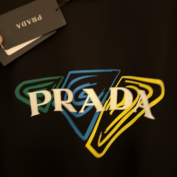 Prada Logo Luxury T-Shirt Size/XL - Picture 4 of 8